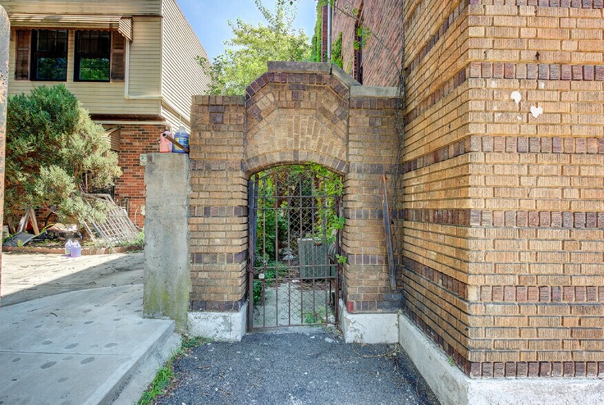 139 Amboy St, Brooklyn, NY à louer - Photo du bâtiment - Image 2 de 39