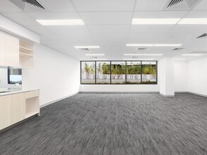 11-13 Solent Cct, Norwest à louer Photo intérieure- Image 1 de 3