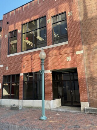 Plus de détails pour 208 Court Ave NW, Canton, OH - Commerce de détail à louer