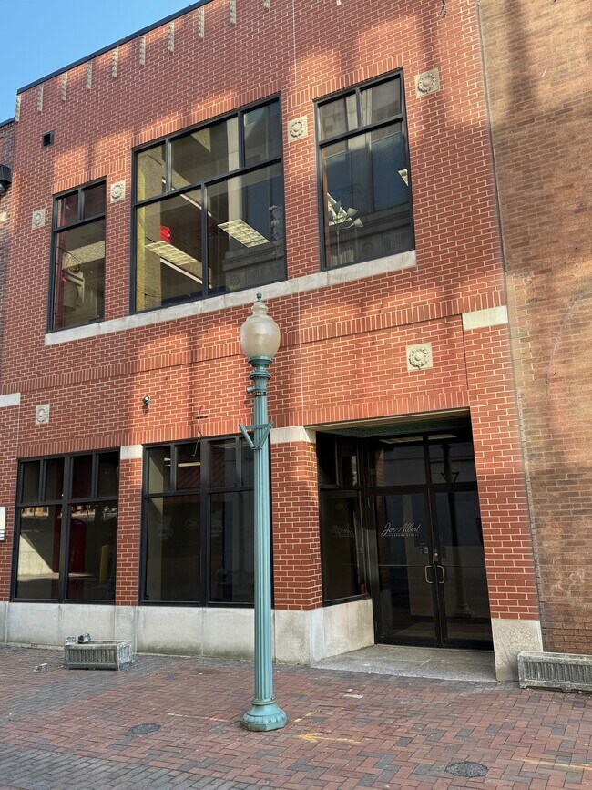 More details for 208 Court Ave NW, Canton, OH - Retail for Lease