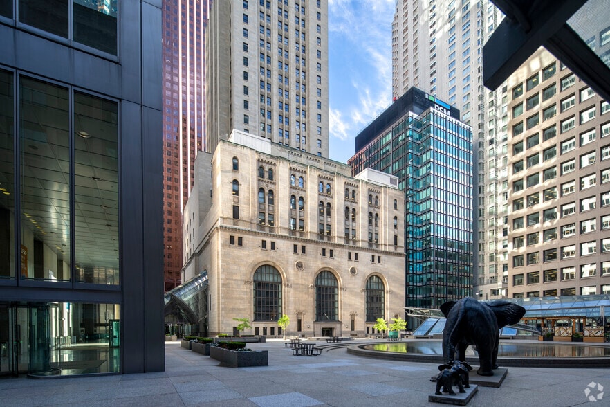 11 King St W, Toronto, ON à louer - Photo du bâtiment - Image 3 de 7