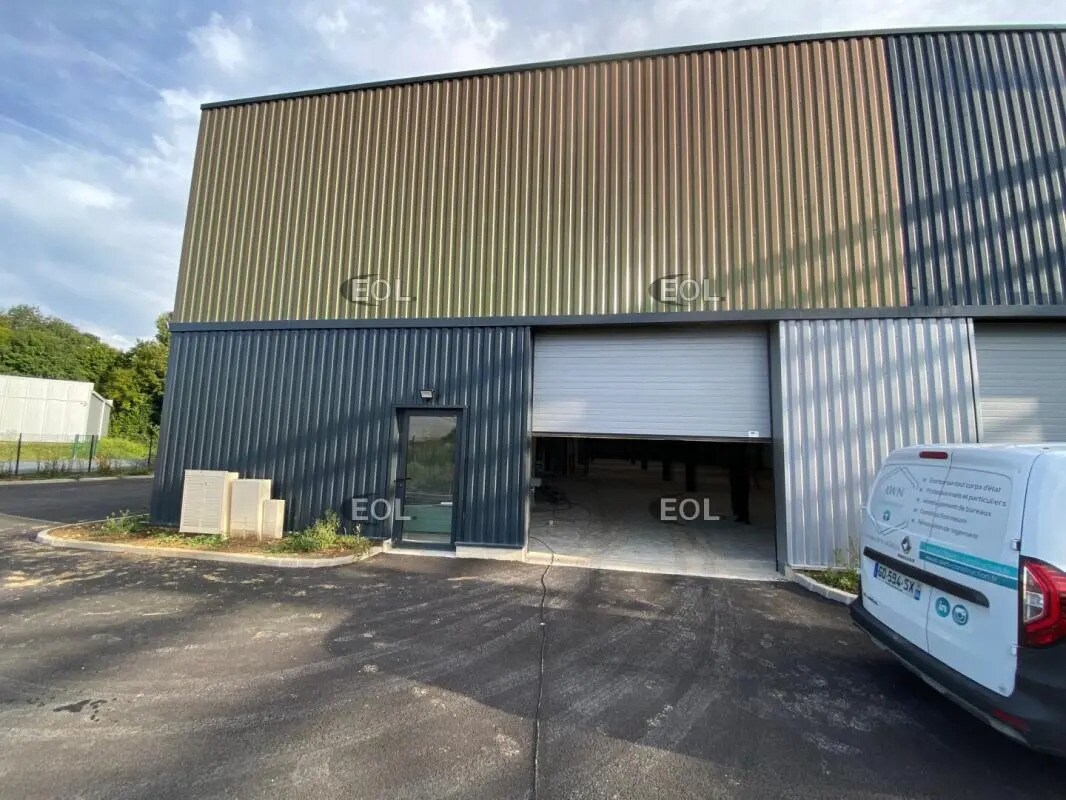 Flex in Saint-Germain-Laxis for lease Building Photo- Image 1 of 10