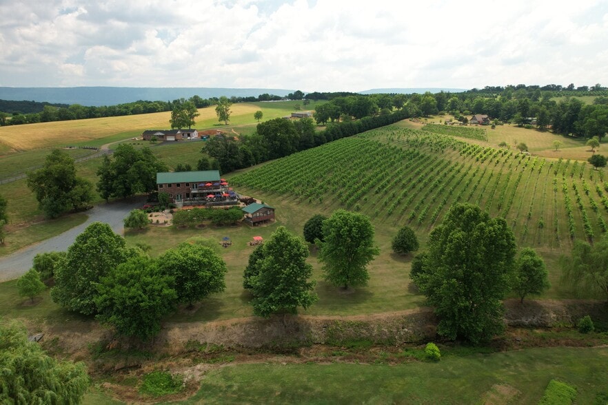 2110 Quicksburg Rd, Quicksburg, VA à vendre - Photo du bâtiment - Image 1 de 63