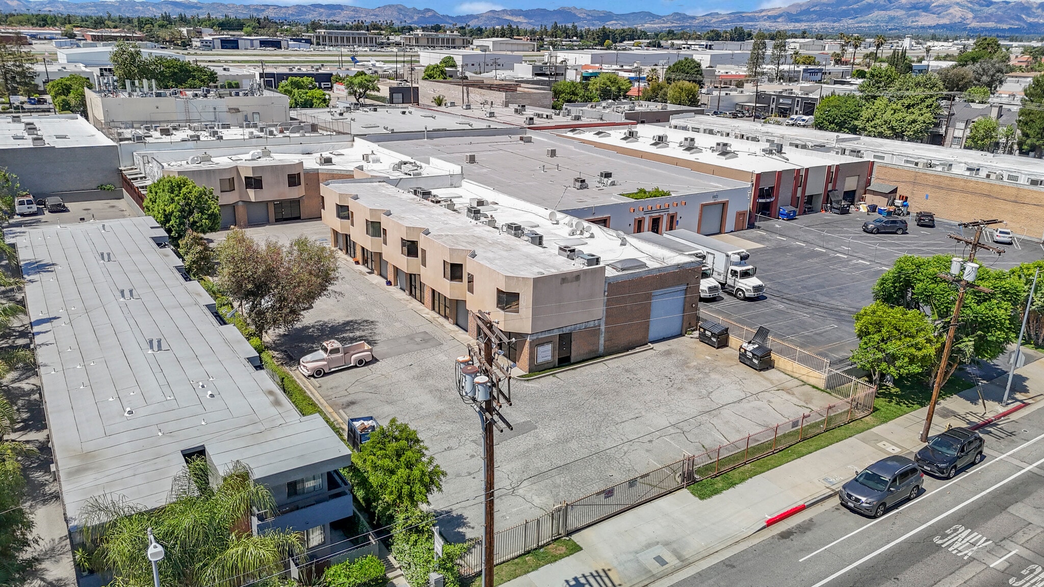 6915-6921 Woodley Ave, Van Nuys, CA for sale Building Photo- Image 1 of 11