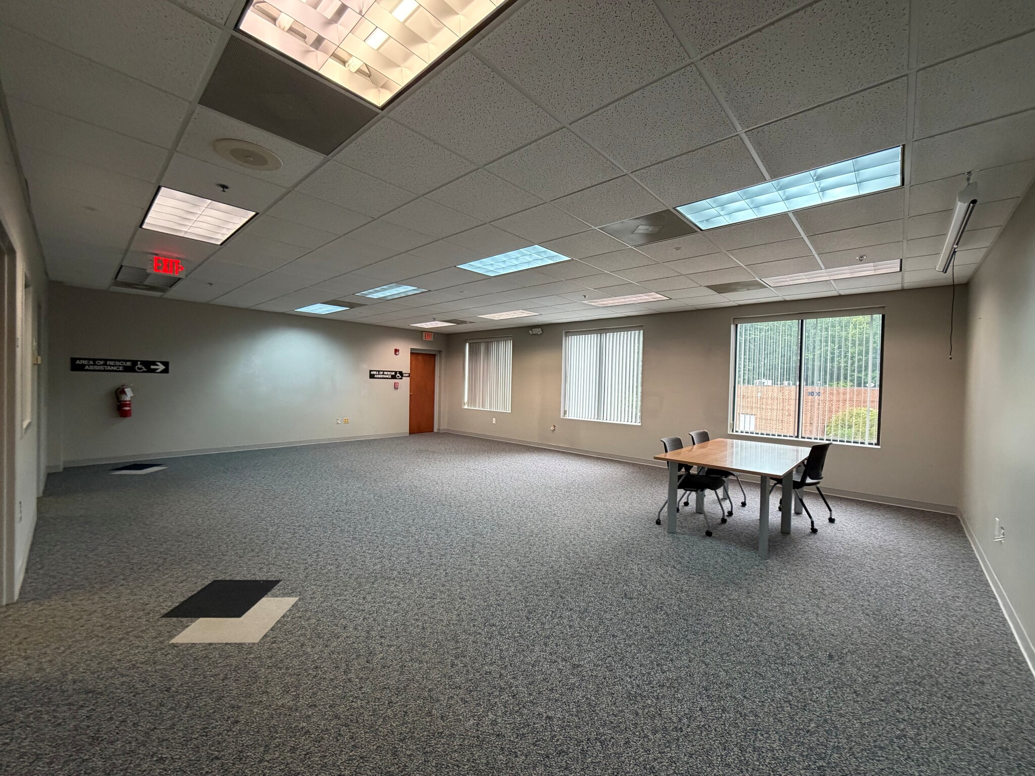 8012 Tower Point Dr, Charlotte, NC for lease Interior Photo- Image 1 of 7