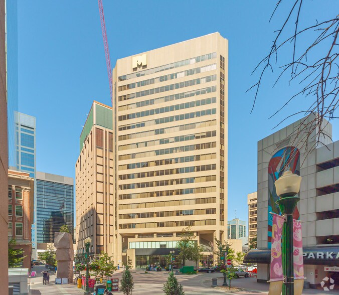 10020 101A Ave NW, Edmonton, AB à louer - Photo principale - Image 1 de 6