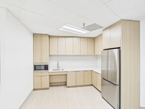 1420 W Mockingbird Ln, Dallas, TX à louer Photo intérieure- Image 2 de 3