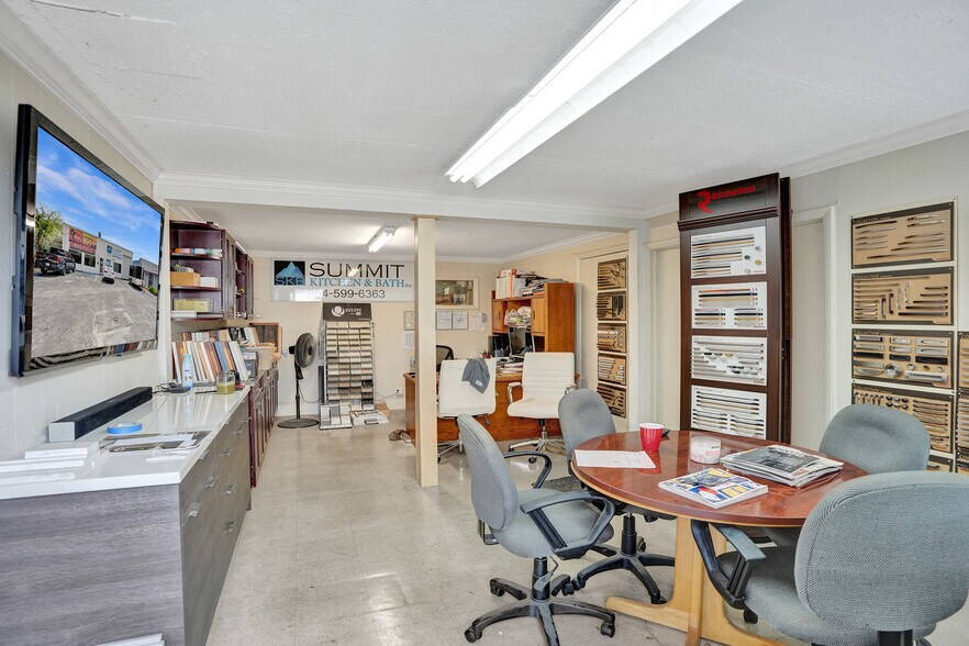 4840-4860 N Dixie Hwy, Oakland Park, FL à louer - Photo intérieure - Image 3 de 11