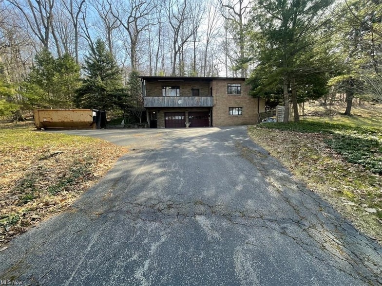 1023 Niles Cortland Rd SE, Warren, OH for sale - Primary Photo - Image 1 of 2