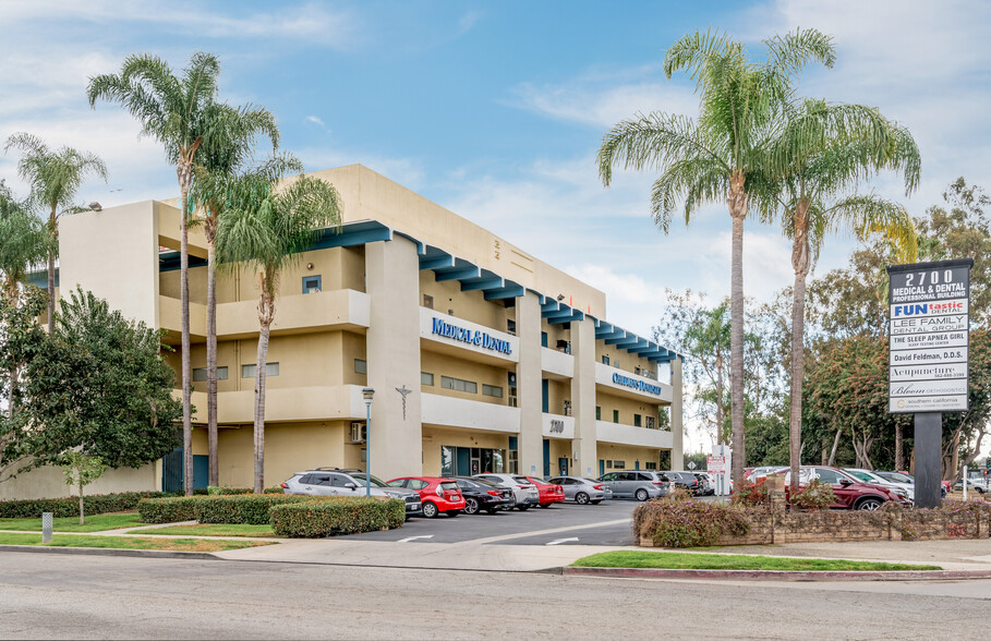 2700 N Bellflower Blvd, Long Beach, CA for lease - Building Photo - Image 2 of 18