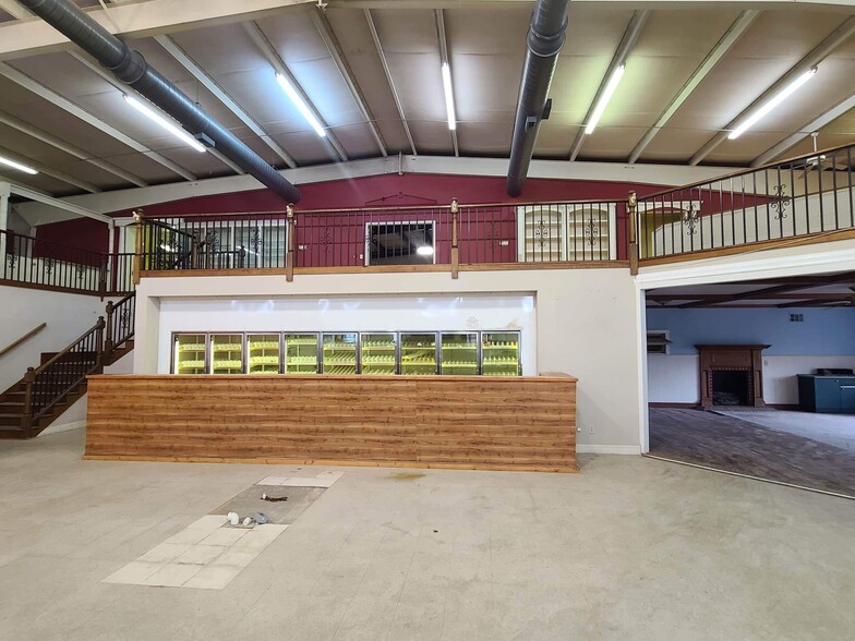 360 Harold Ingram Hwy, Jefferson, SC for sale - Interior Photo - Image 2 of 8