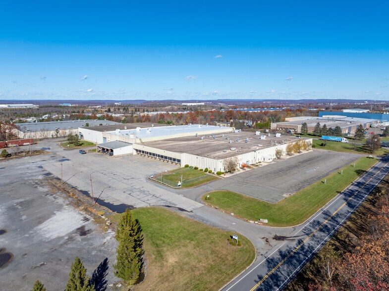 533 Forest Rd, Hazleton, PA à vendre - Photo du bâtiment - Image 2 de 11