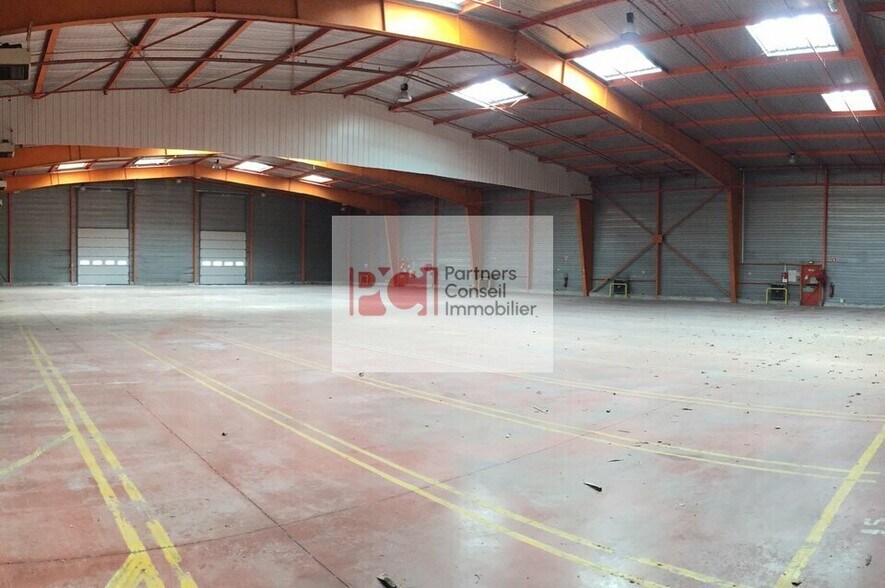 Industrial in Tarascon for lease - Interior Photo - Image 1 of 3