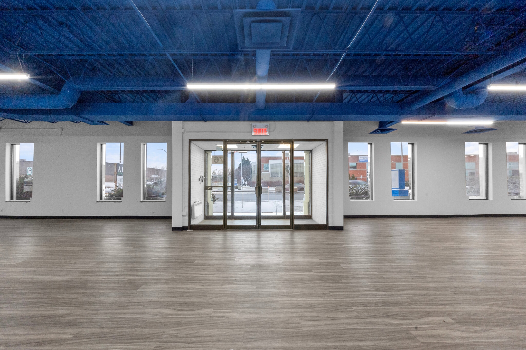 74-76 Boul Brunswick, Dollard-des-Ormeaux, QC à louer Photo intérieure- Image 1 de 20