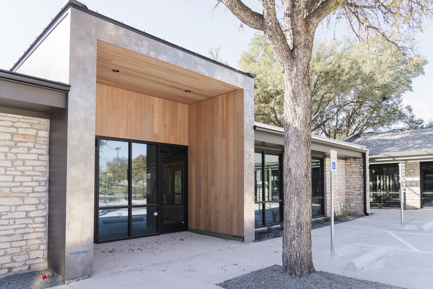 4701 W Gate Blvd, Austin, TX à vendre - Photo du bâtiment - Image 2 de 11