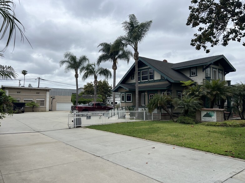 1642 E 4th St, Santa Ana, CA à vendre - Photo du bâtiment - Image 1 de 5