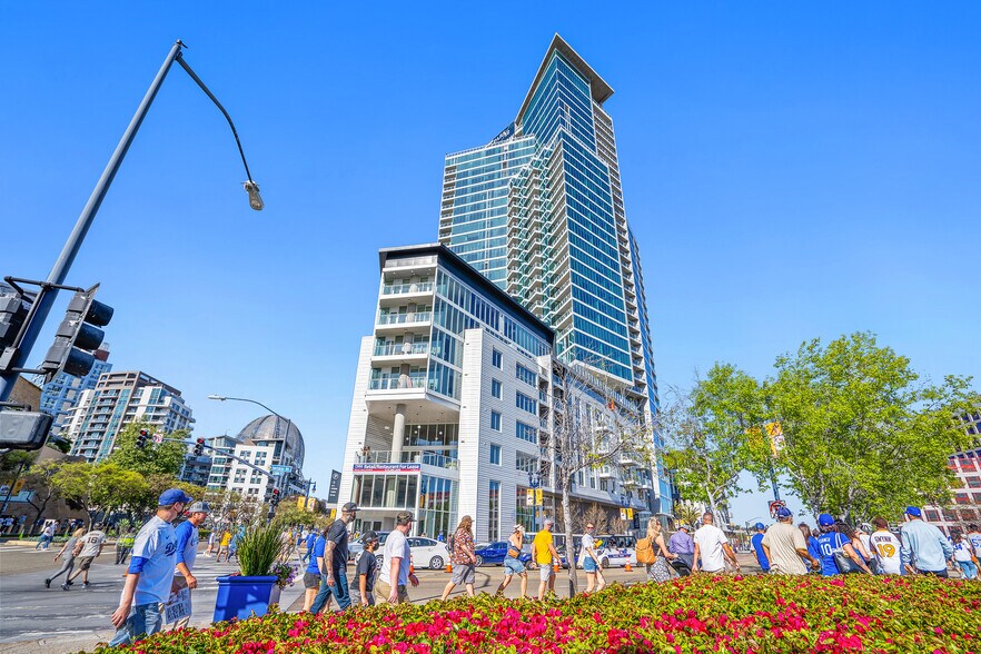 100 Park Plz, San Diego, CA à louer - Photo du bâtiment - Image 2 de 4