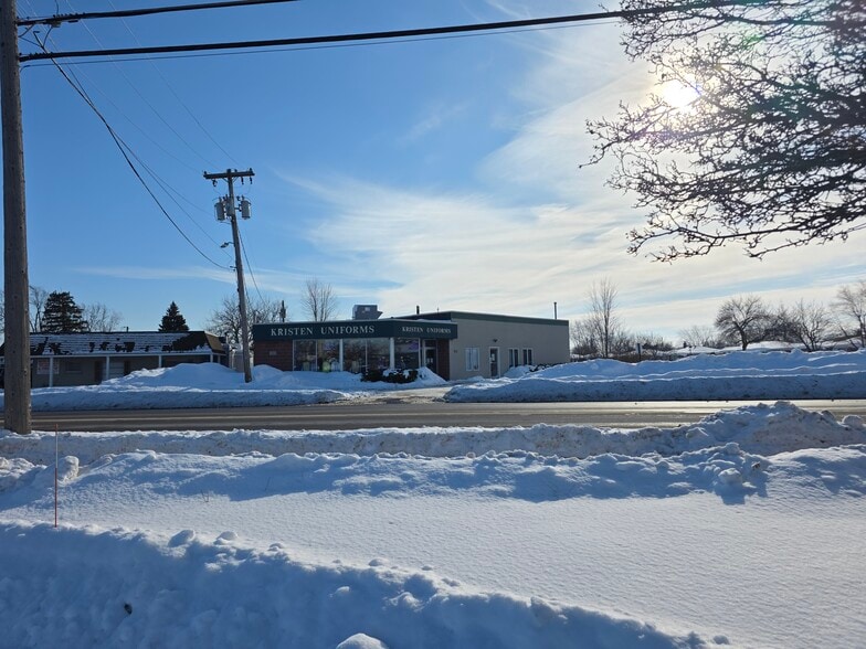 2010 Eggert Rd, Buffalo, NY for sale - Building Photo - Image 2 of 29