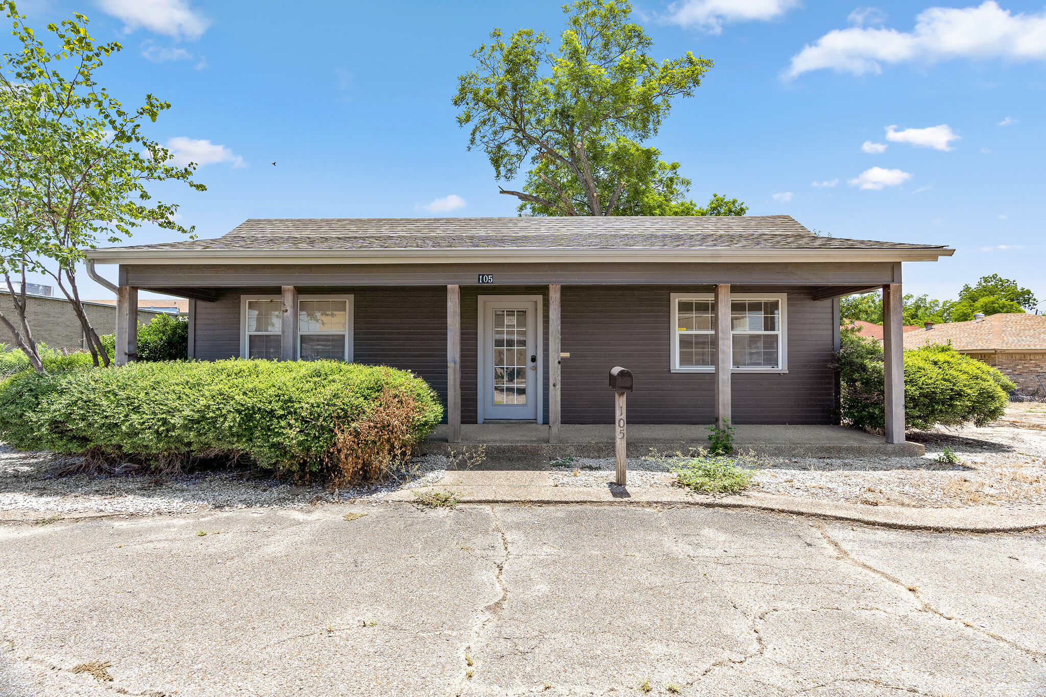 105 W Walnut St, Hillsboro, TX for lease Primary Photo- Image 1 of 17