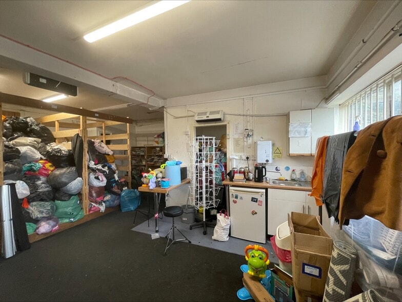 70-76 Murray Pl, Stirling for lease - Building Photo - Image 3 of 5