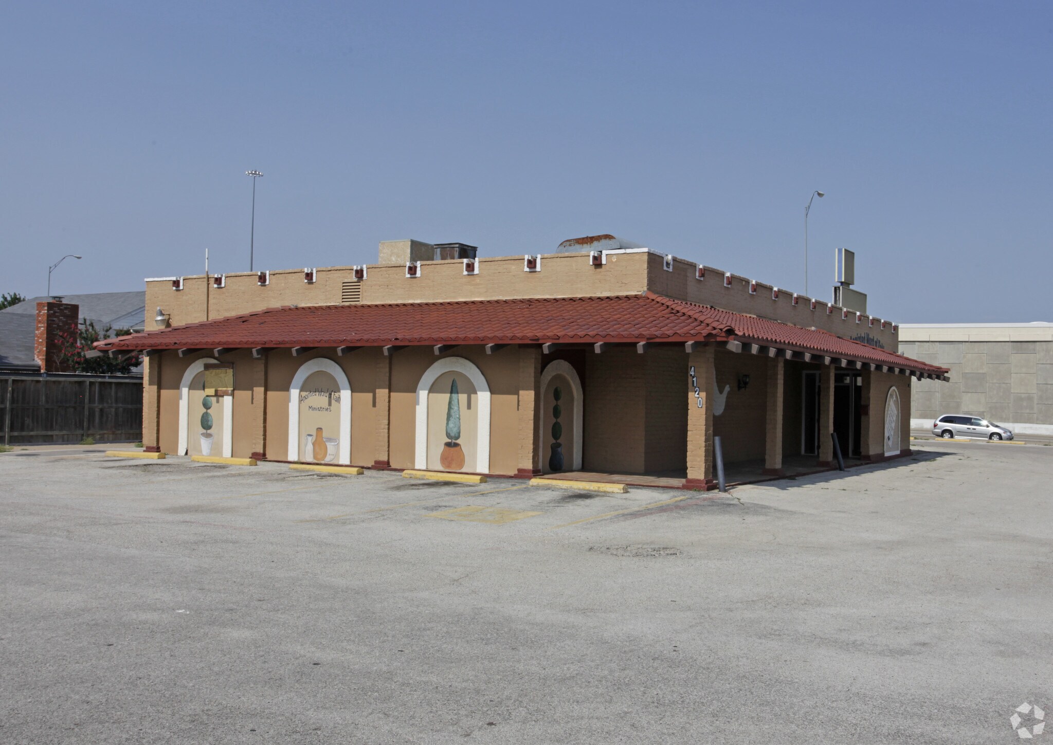 4120-8101 Glenview Dr. Portfolio portefeuille de 2 propriétés à vendre sur LoopNet.ca Photo du bâtiment- Image 1 de 3