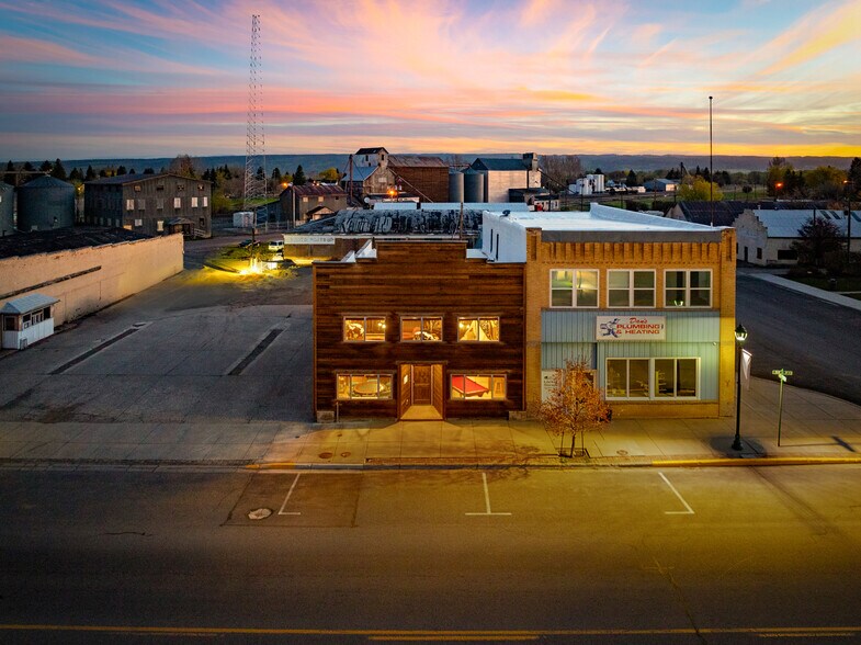 417 Main St, Ashton, ID à vendre - Photo du bâtiment - Image 3 de 85