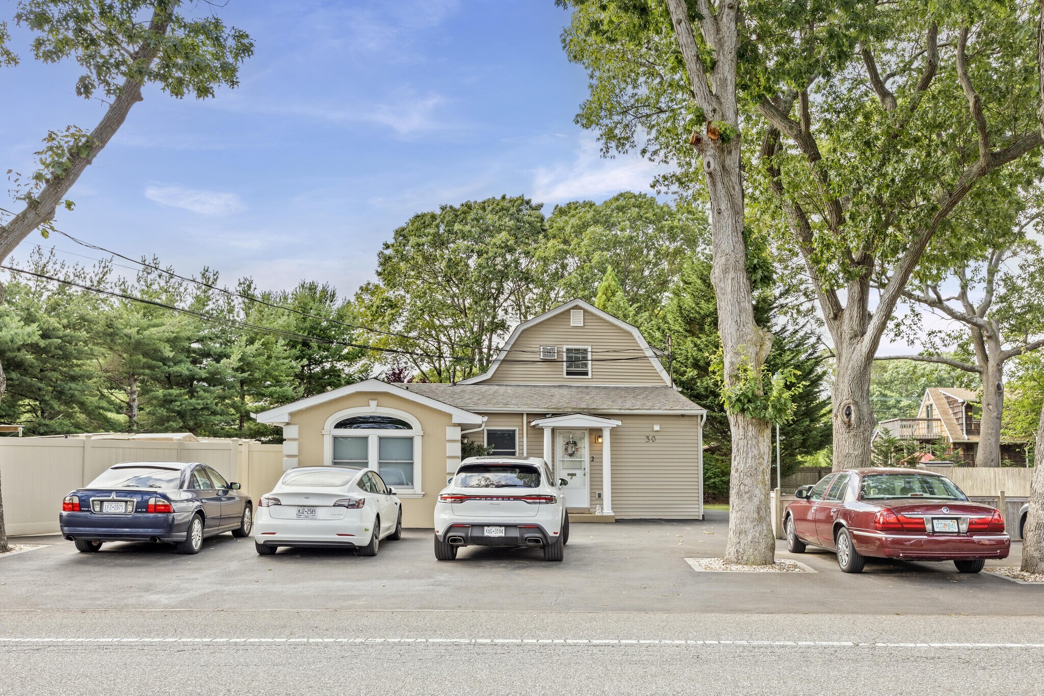 30 Orinoco Dr, Bay Shore, NY à vendre Photo principale- Image 1 de 1