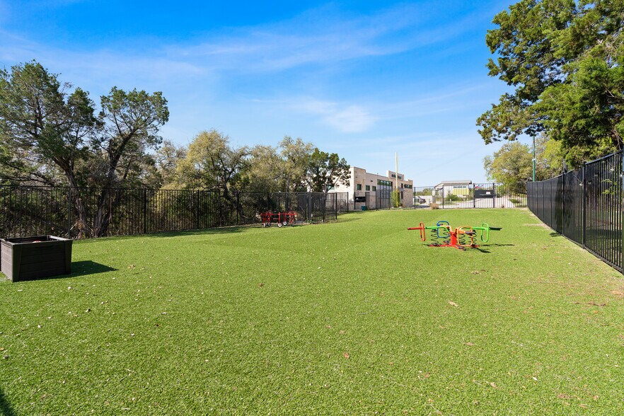6111 N FM 620, Austin, TX à vendre - Photo du bâtiment - Image 3 de 31