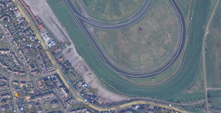 Staines Rd E, Sunbury On Thames à louer Aérien- Image 1 de 2