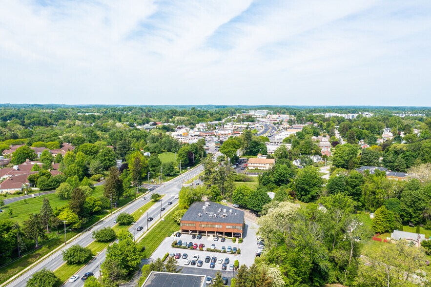 3475 West Chester Pike, Newtown Square, PA à louer - Photo du bâtiment - Image 3 de 14