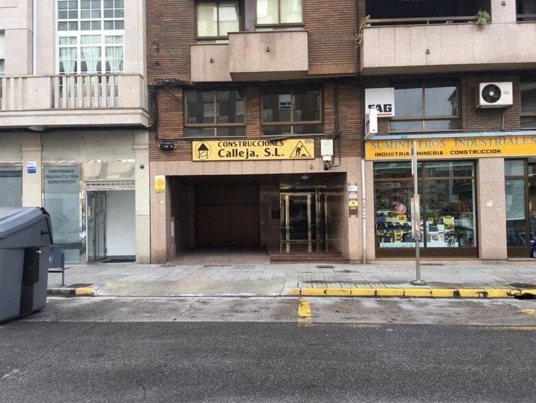 Retail in Ponferrada, León for sale - Primary Photo - Image 1 of 11