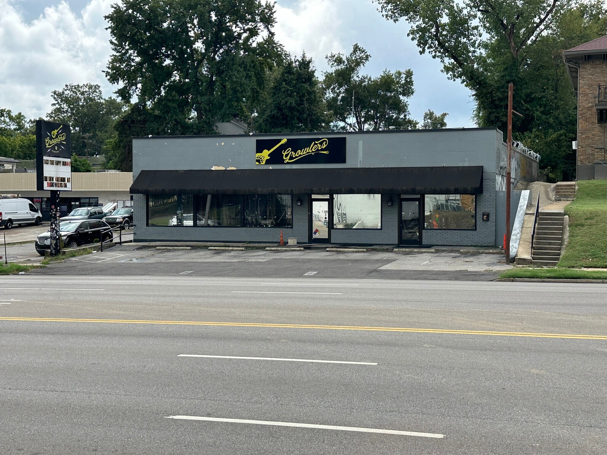 1909-1913 Poplar Ave, Memphis, TN à vendre Photo principale- Image 1 de 16