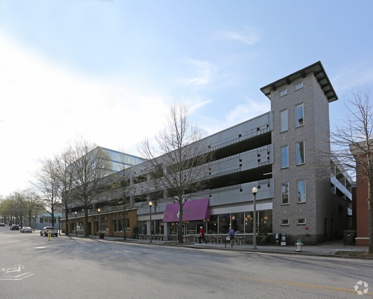 1 W Court Sq, Decatur, GA à louer - Photo du bâtiment - Image 3 de 16