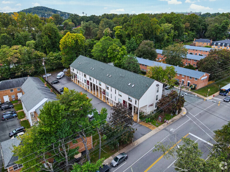 1982 Arlington Blvd, Charlottesville, VA for lease - Building Photo - Image 2 of 2