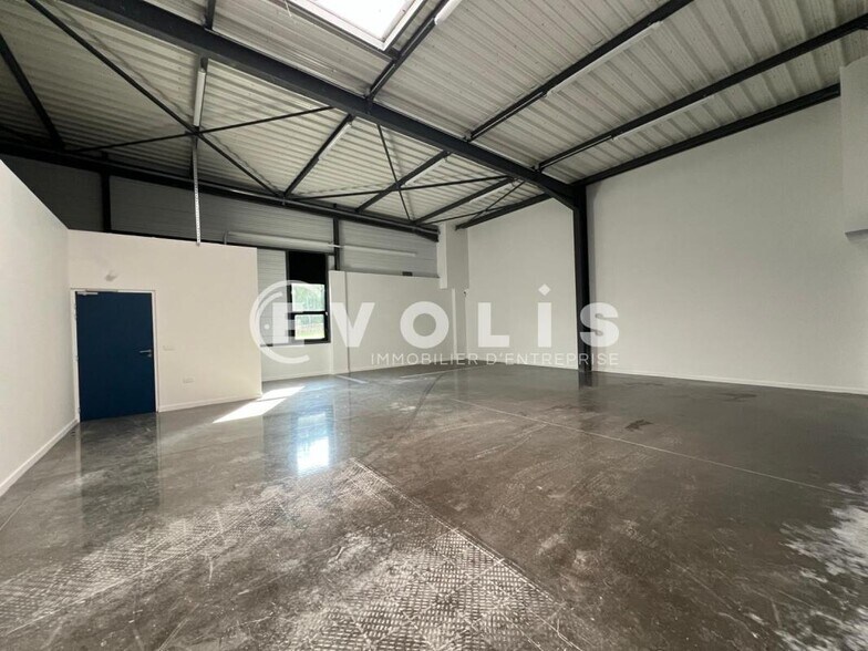 91 Rue Des Vergers, Pommiers for lease - Interior Photo - Image 2 of 5