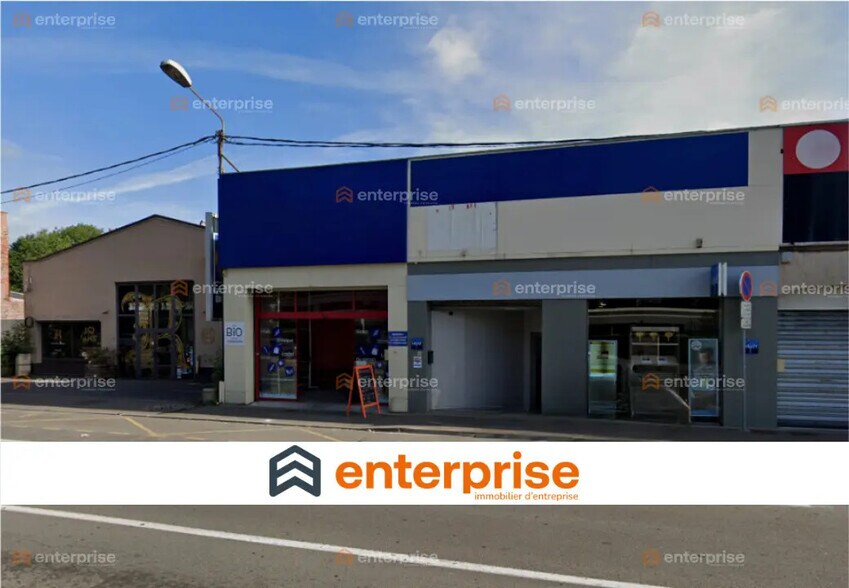 Commerce de détail dans Capinghem à louer - Photo du bâtiment - Image 1 de 1