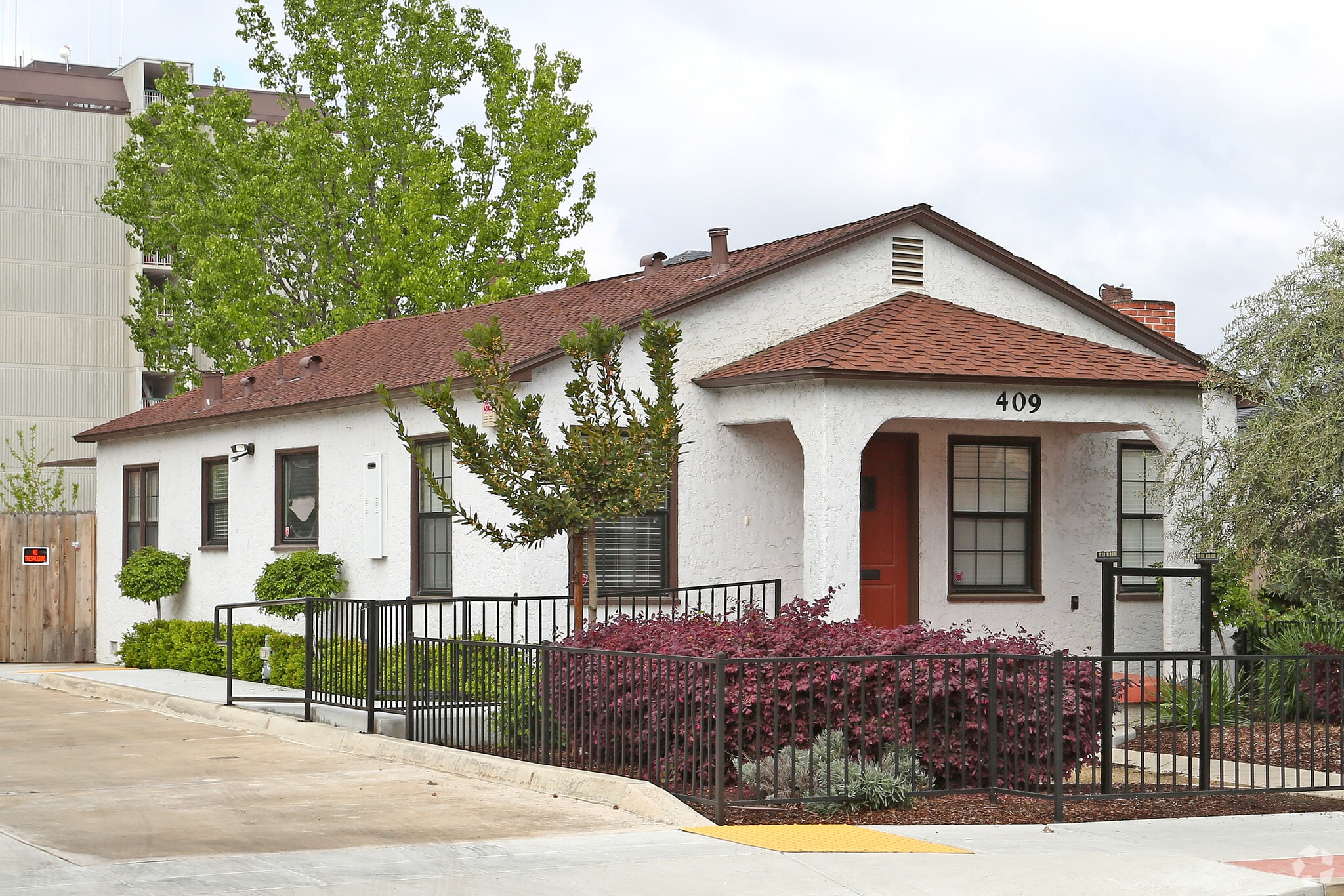 409 N Church St, Visalia, CA for lease Primary Photo- Image 1 of 6