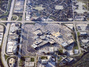 100 Oakbrook Ct, Oak Brook, IL - Aerial  map view