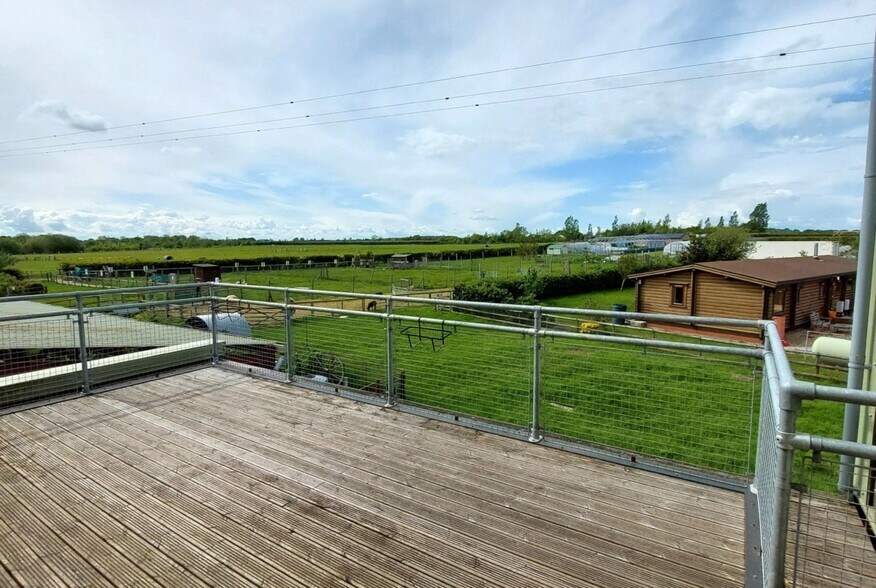 Fernham Rd, Faringdon à louer - Photo du bâtiment - Image 2 de 2