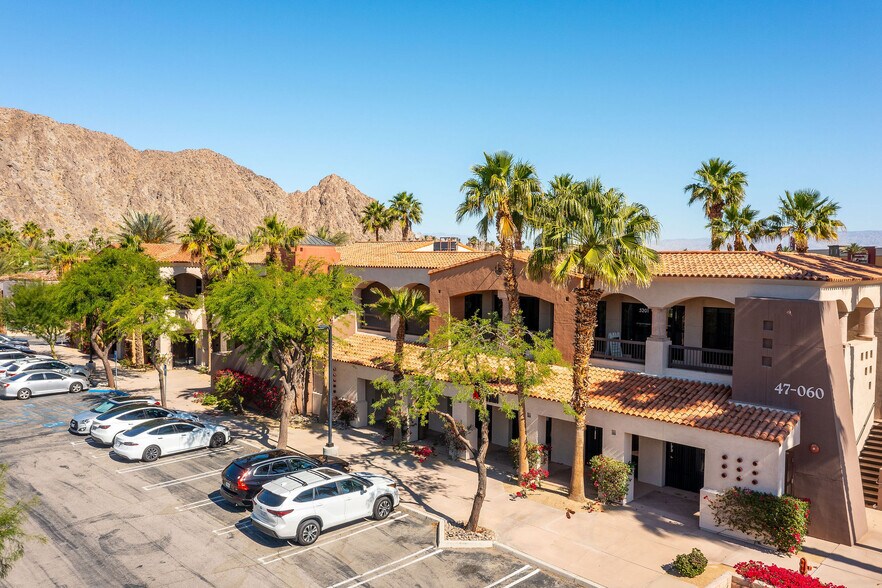 47050 Washington St, La Quinta, CA à louer - Photo du bâtiment - Image 1 de 16