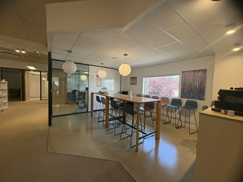 Office in Champigny-sur-Marne for lease - Interior Photo - Image 3 of 7