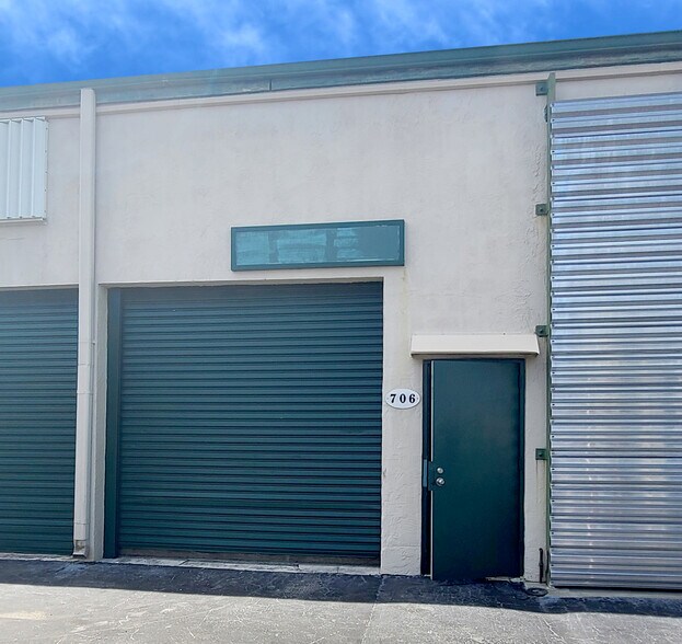 1769-1791 Blount Rd, Pompano Beach, FL à louer - Photo du bâtiment - Image 2 de 6