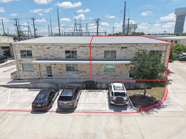 2000 Windy Ter, Cedar Park, TX à louer - Photo du bâtiment - Image 2 de 9