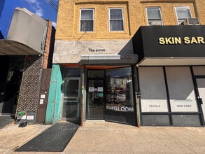 36-15 164th St, Flushing, NY for sale Interior Photo- Image 1 of 7