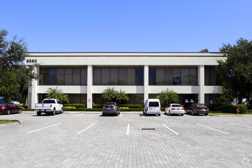8560 Ulmerton Rd, Largo, FL for lease - Building Photo - Image 3 of 8