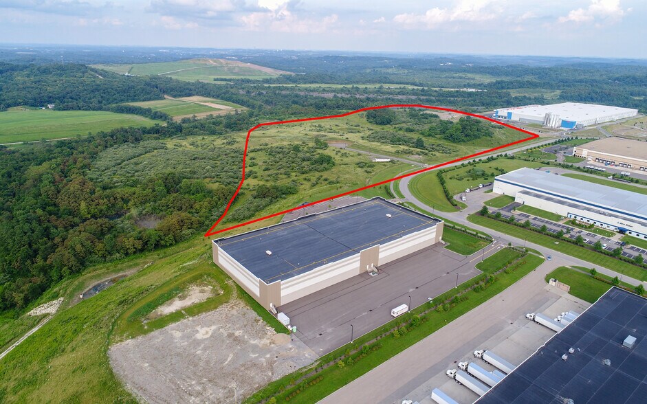 155 Solar Dr, Imperial, PA à louer - Photo du bâtiment - Image 2 de 6