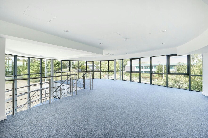 Twelvetrees Cres, Londres à louer - Photo du bâtiment - Image 2 de 8