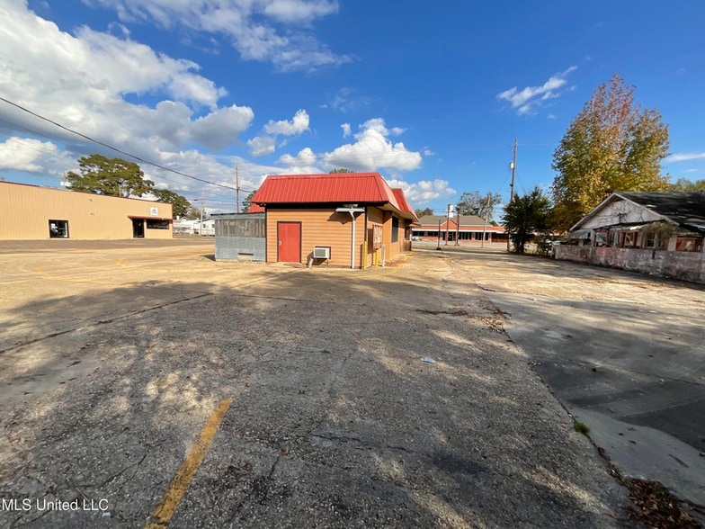 515 S High School Ave, Columbia, MS for sale - Building Photo - Image 3 of 6