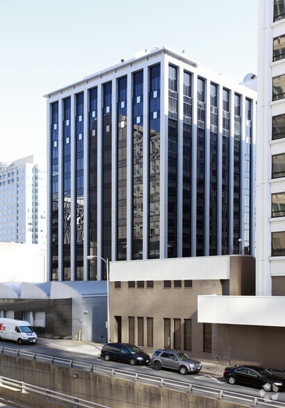 1200 Wilson Blvd, Arlington, VA à louer - Photo du bâtiment - Image 2 de 6