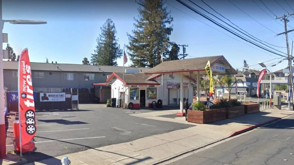 2900 Willow Pass Rd, Concord, CA for sale - Building Photo - Image 2 of 3